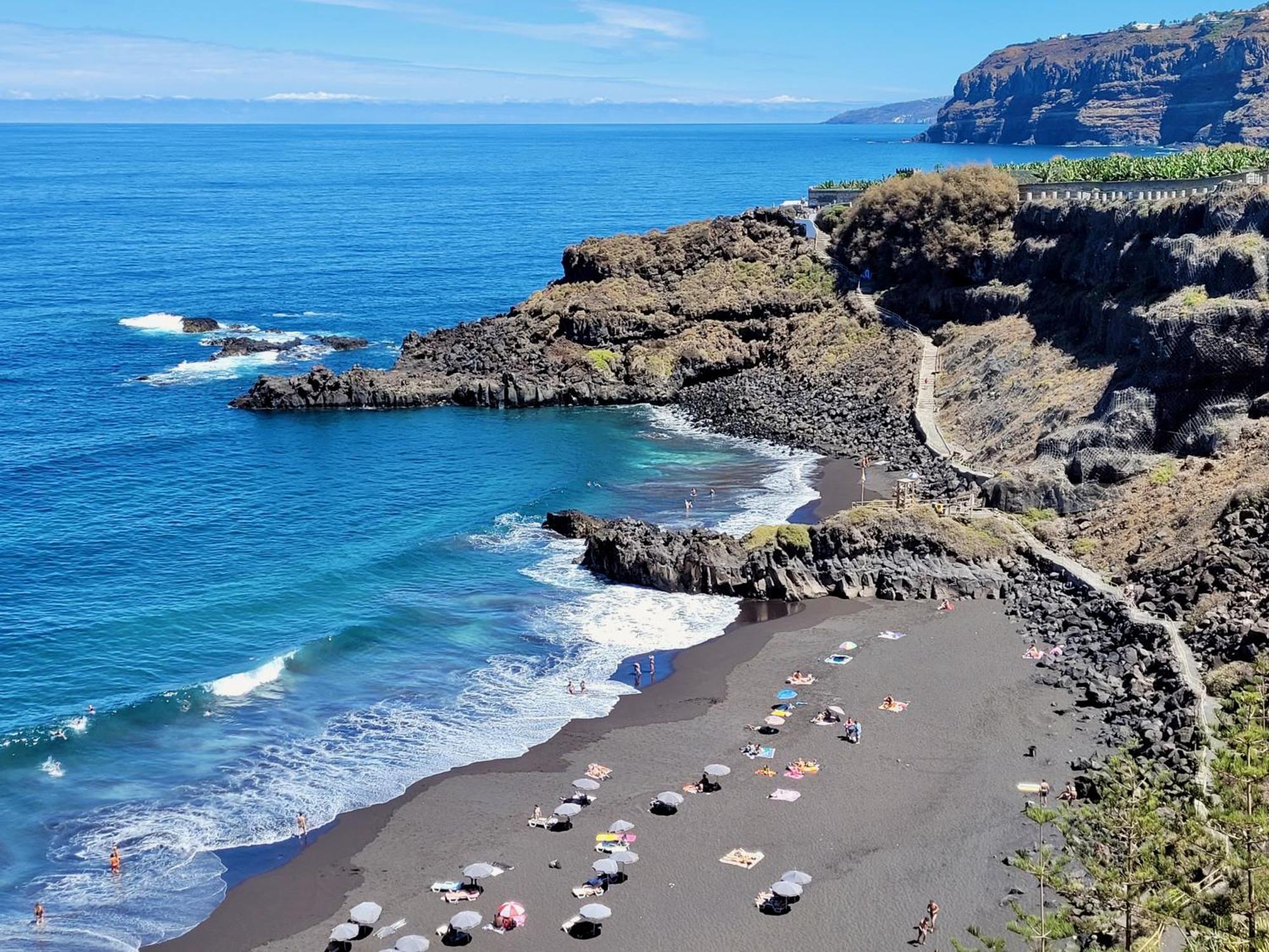 - Playa. Situada En Un Entorno Natural. * La Orotava